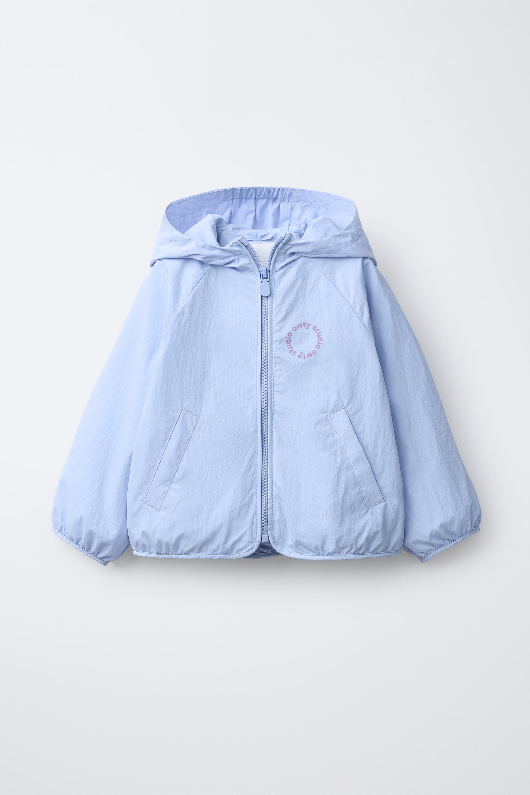 LIGHTWEIGHT WATER REPELLENT RAINCOAT
